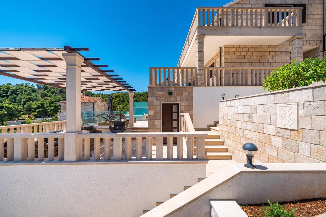 Villa Kadena - Luxury Seaside Villa With Private Heated Pool Selca  Экстерьер фото