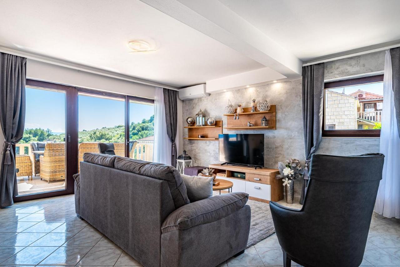 Villa Kadena - Luxury Seaside Villa With Private Heated Pool Selca  Экстерьер фото