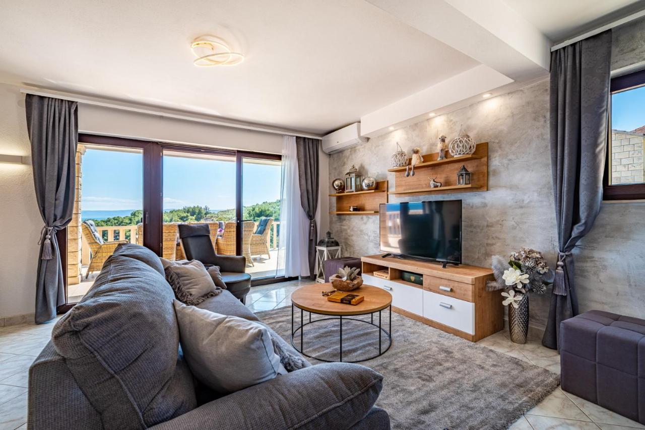 Villa Kadena - Luxury Seaside Villa With Private Heated Pool Selca  Экстерьер фото