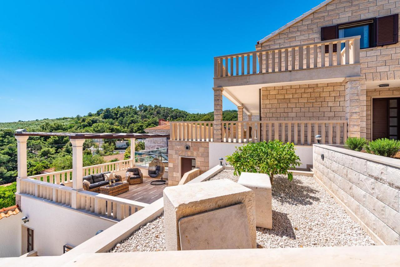 Villa Kadena - Luxury Seaside Villa With Private Heated Pool Selca  Экстерьер фото